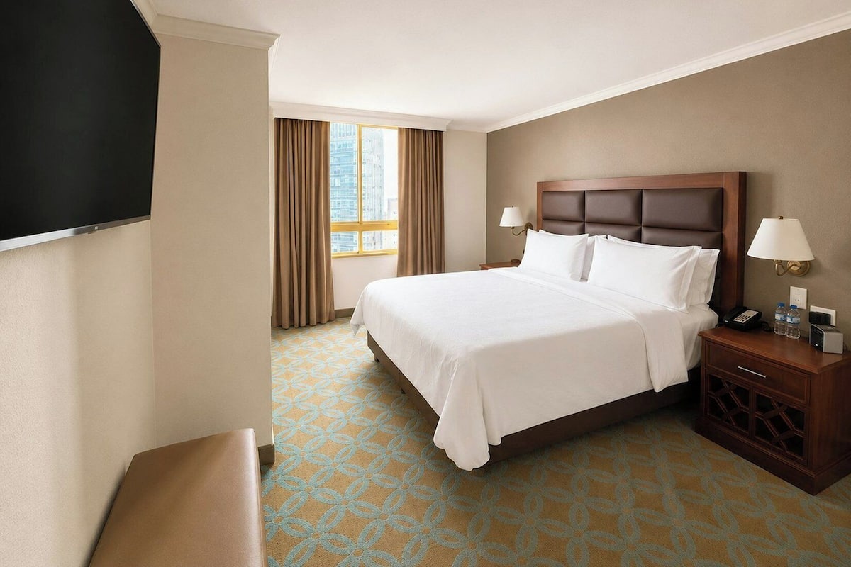 Master Suite, 1 King | Premium bedding, down comforters, minibar, in-room safe