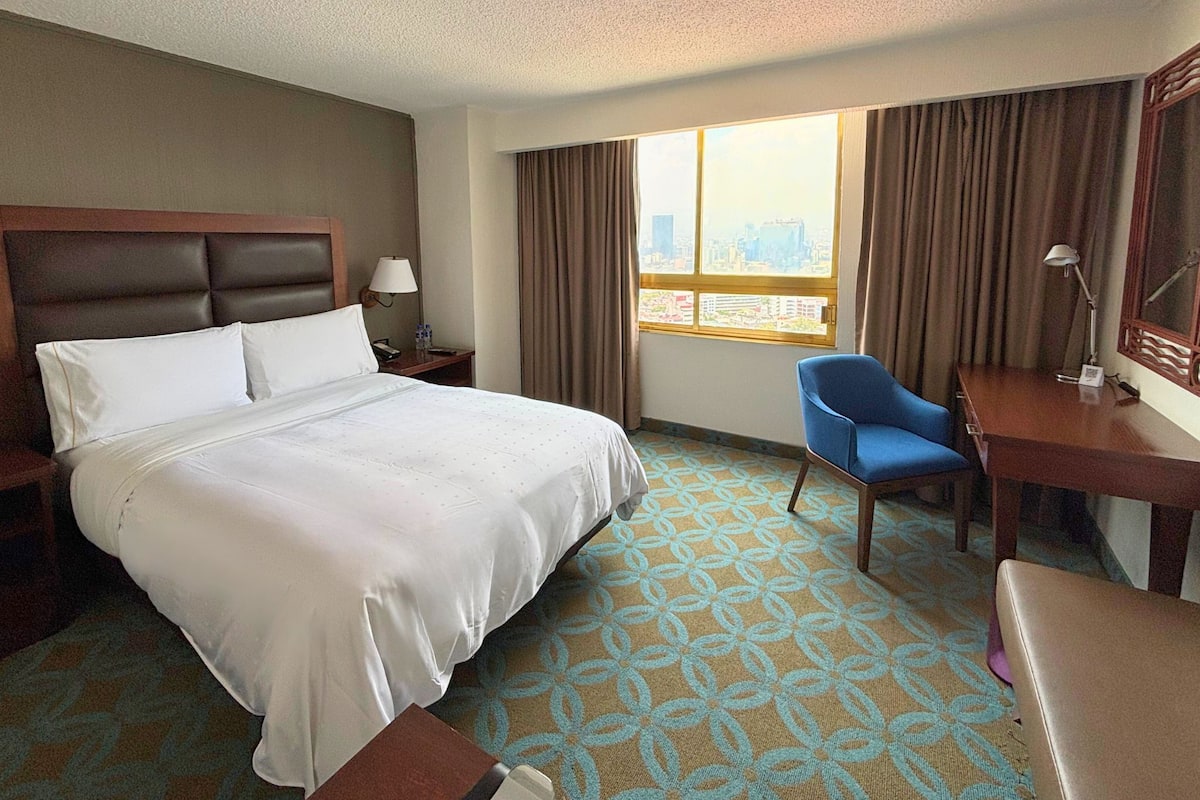 Studio, 1 Double Bed | 1 bedroom, premium bedding, down comforters, minibar