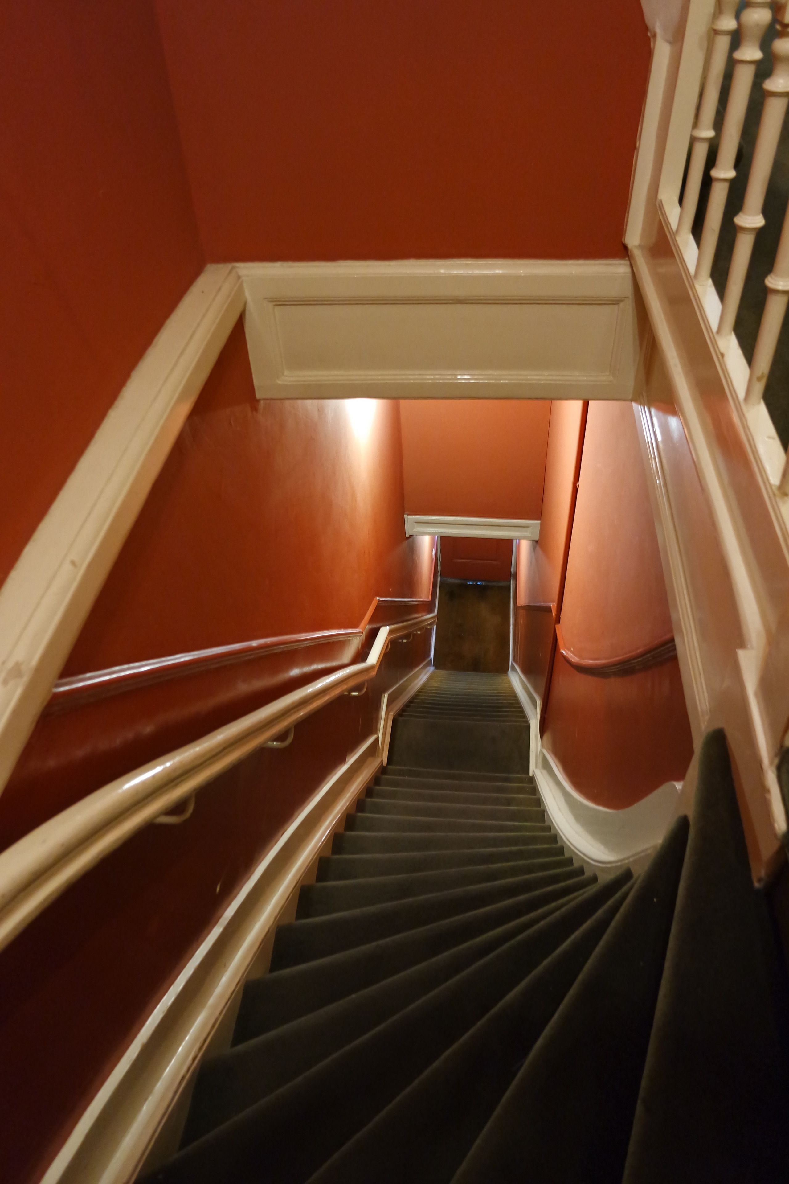 premium bedding, in-room safe, desk, laptop workspace