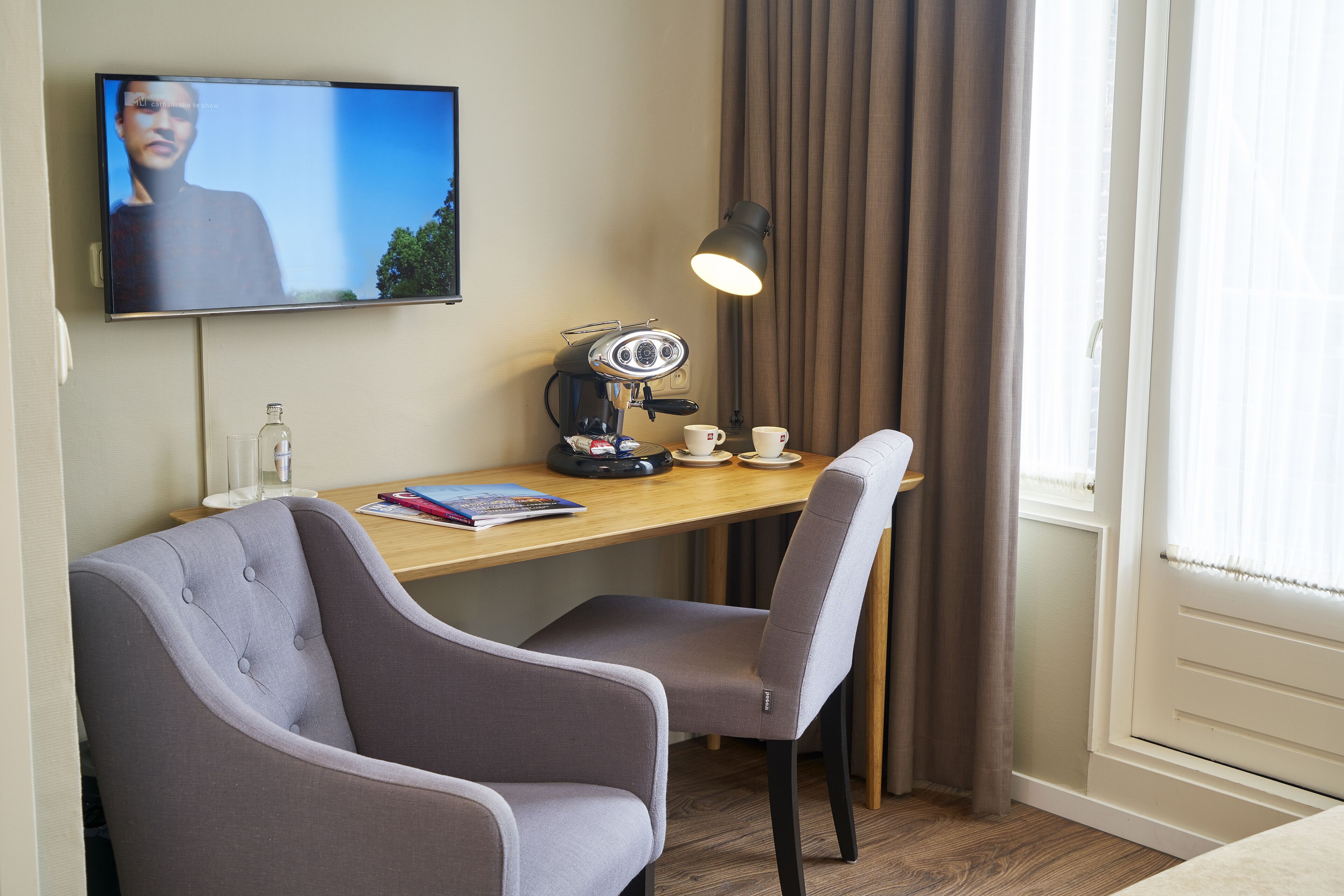 standard double or twin room | premium bedding, in-room safe, desk, laptop workspace