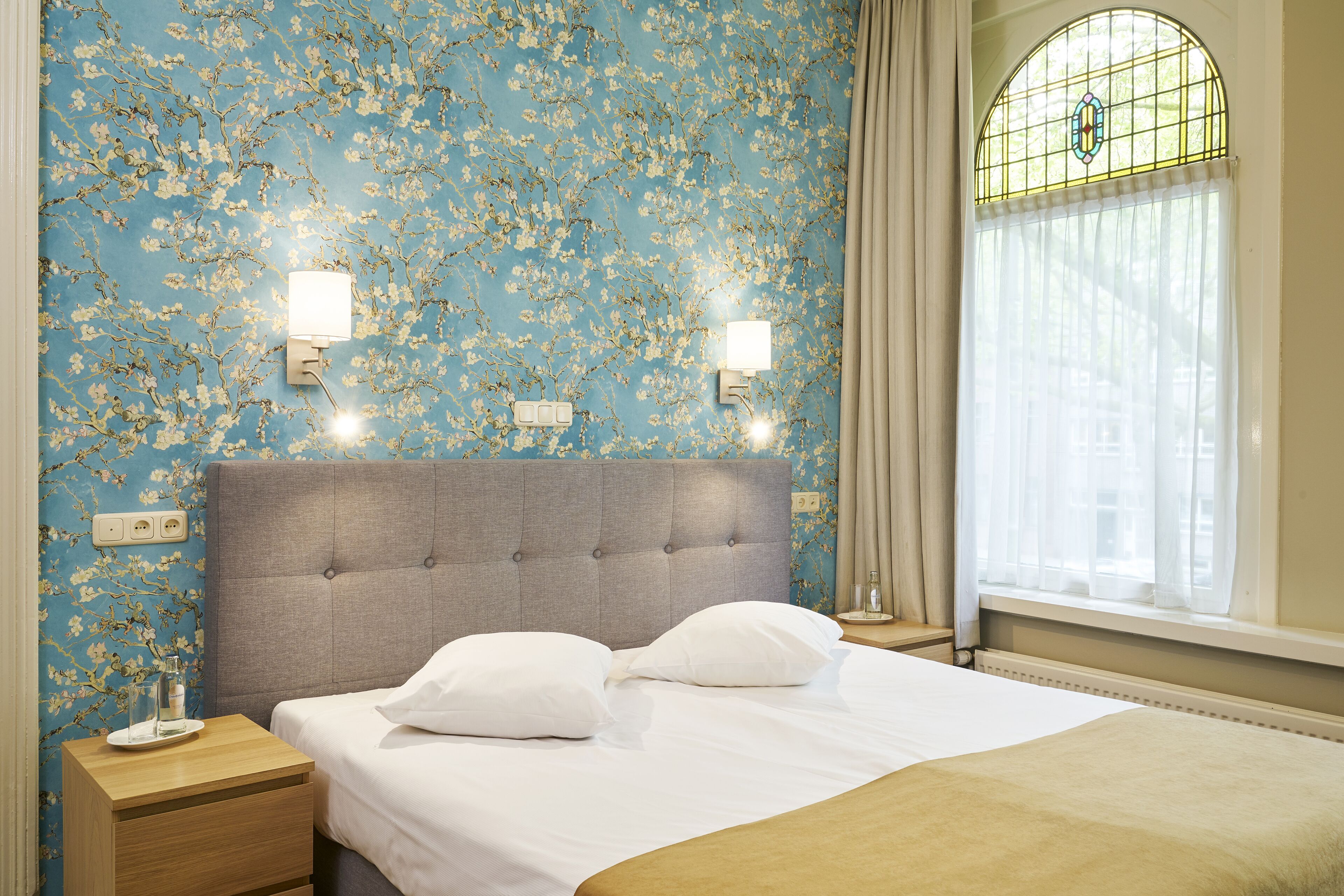 standard double or twin room | premium bedding, in-room safe, desk, laptop workspace