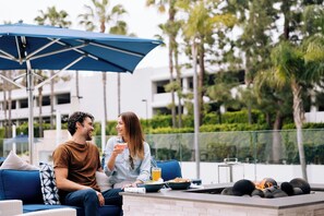 2 restaurants servant le petit déjeuner, spécialités Cuisine américaine