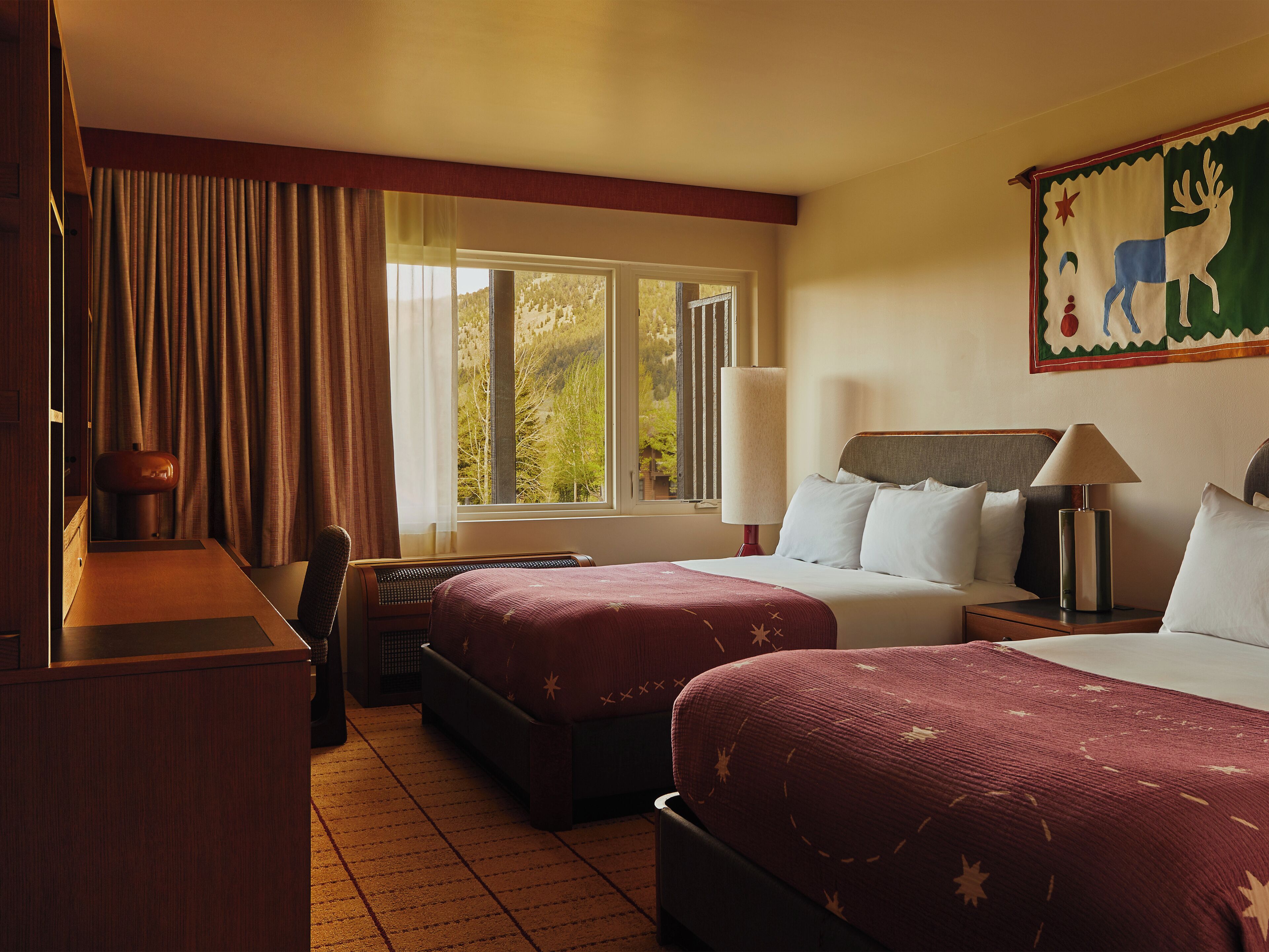 Premium bedding, in-room safe, desk, laptop workspace