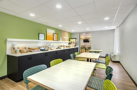 Free daily continental breakfast . Spark by Hilton Roanoke Airport