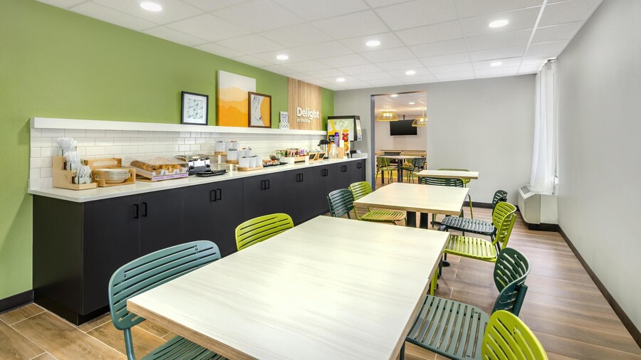 Spark by Hilton Roanoke Airport