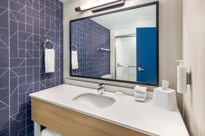 Ensemble douche/baignoire, articles de toilette gratuits