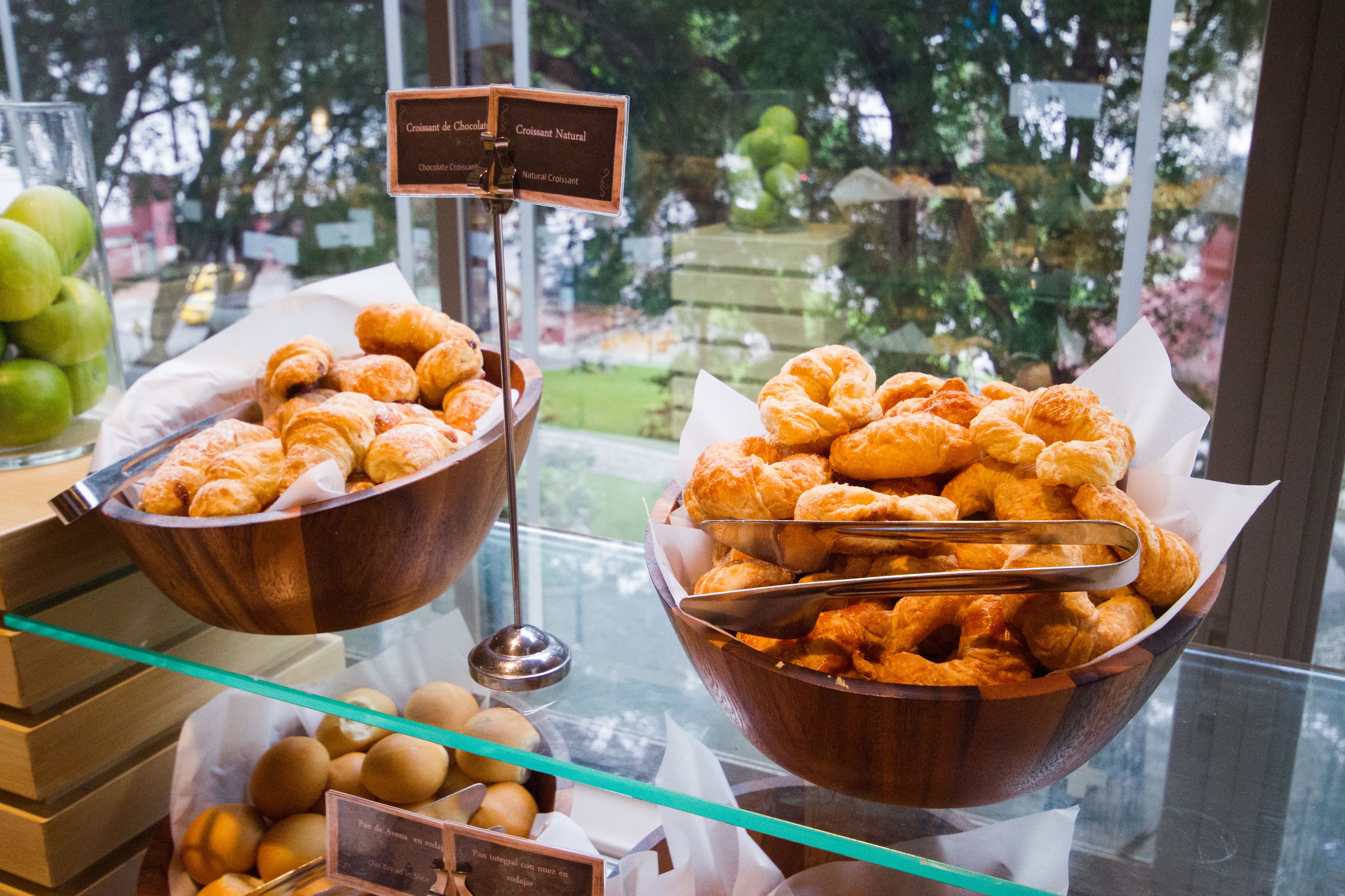 breakfast, lunch and dinner served