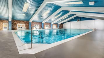 Indendørs pool