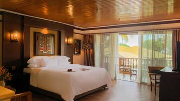 Standard Balcony | Living area