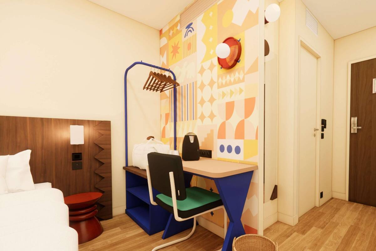 1 bedroom, premium bedding, desk, laptop workspace