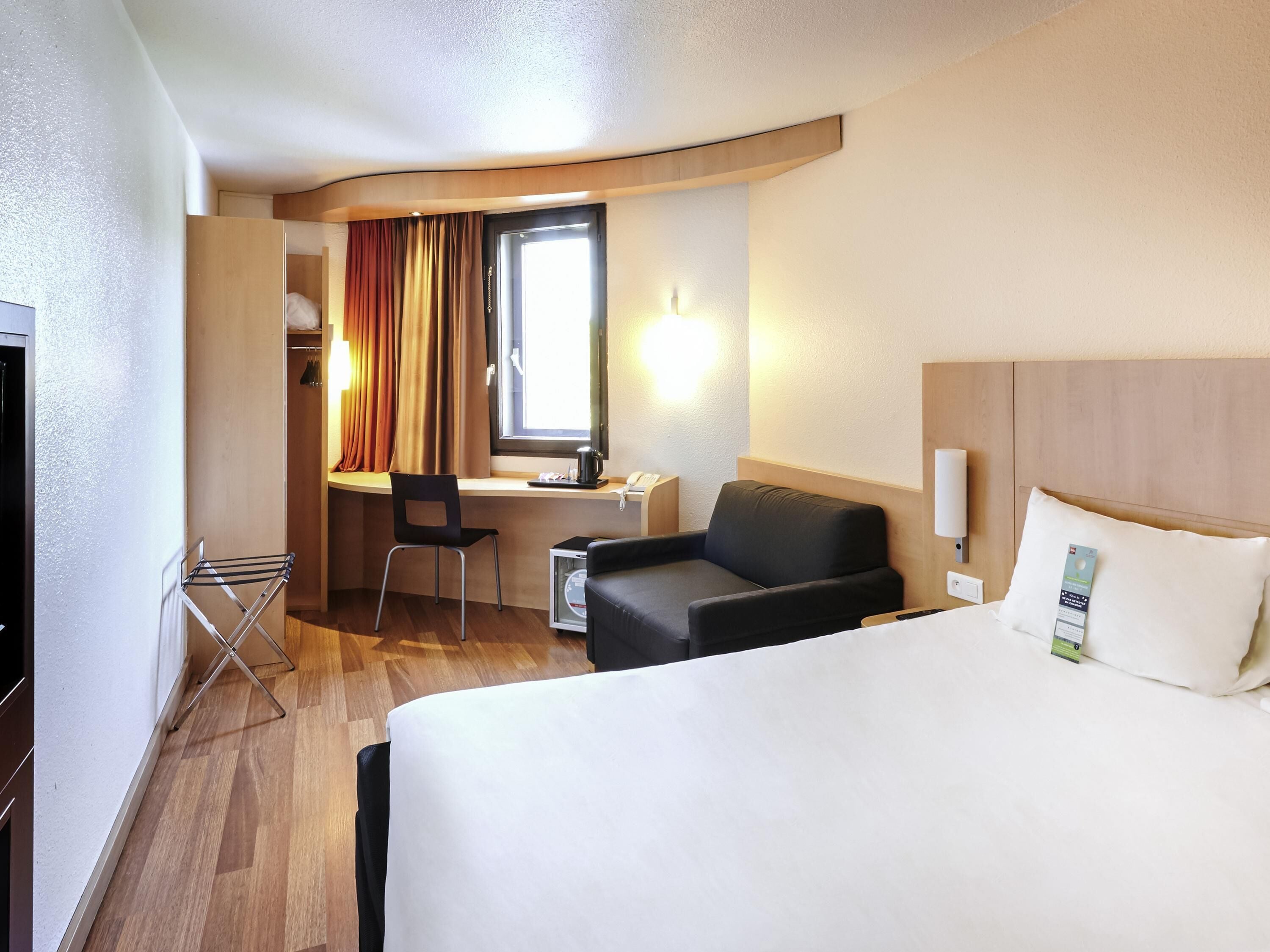 Superior Room, 1 Double Bed with Sofa bed | 1 bedroom, premium bedding, desk, laptop workspace