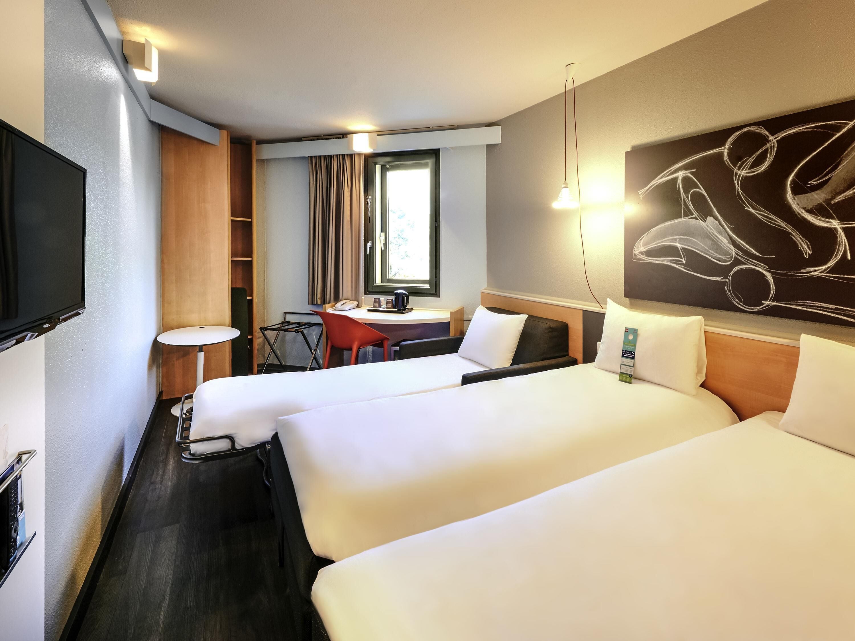 Superior-Zimmer, 1 Doppelbett und Schlafsofa | 1 Schlafzimmer, hochwertige Bettwaren, Schreibtisch