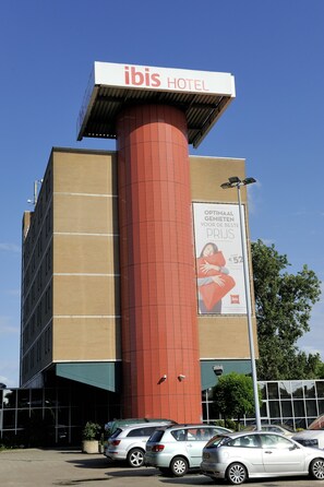 Self-parking (surcharge) - ibis Rotterdam Vlaardingen (Vlaardingen)