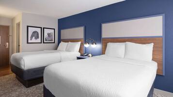 Habitación, 1 cama matrimonial, para no fumadores (Mobility, Bathtub w/ Grab Bars) | Ropa de cama de alta calidad, escritorio y insonorización