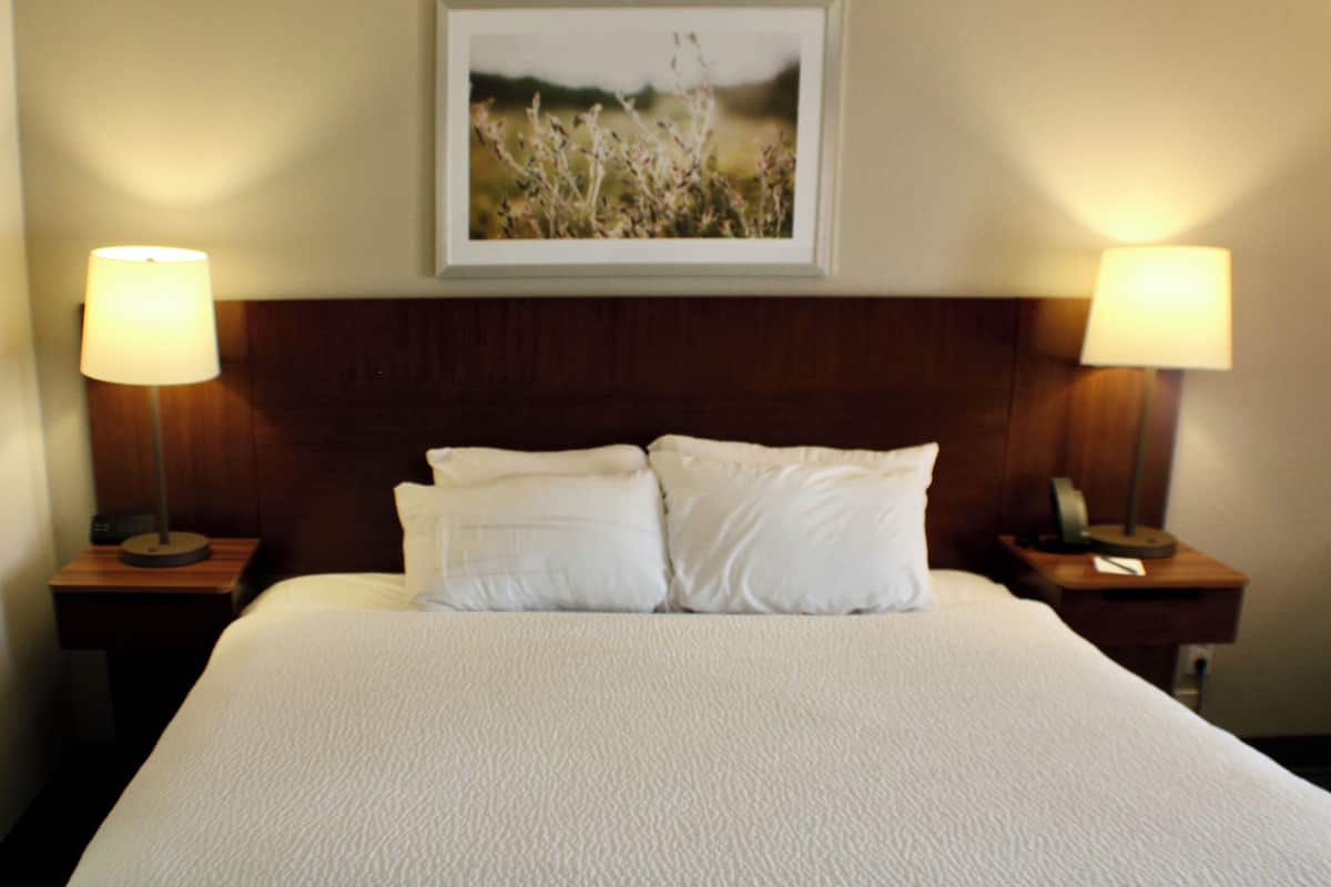 Zimmer, 1 King-Bett | Schreibtisch, Verdunkelungsvorhänge, Bügeleisen/Bügelbrett