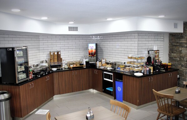 Free daily buffet breakfast