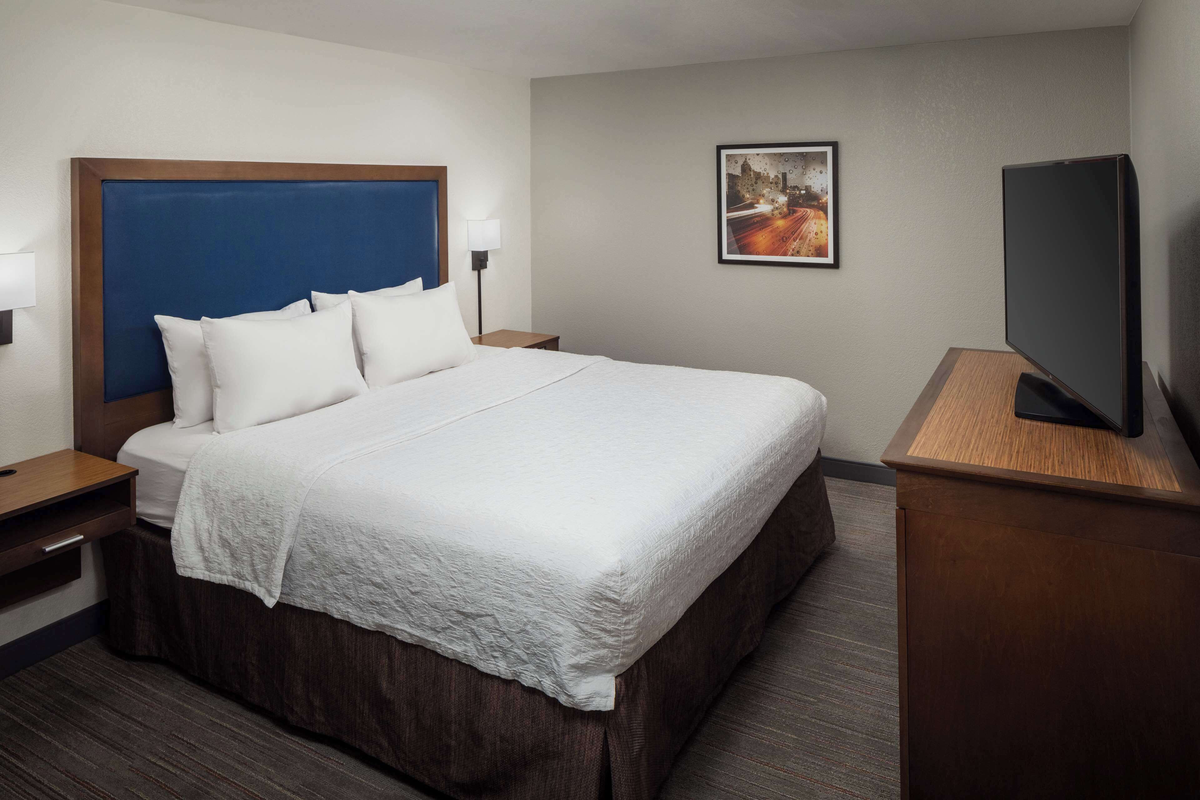 premium bedding, pillow-top beds, in-room safe, laptop workspace