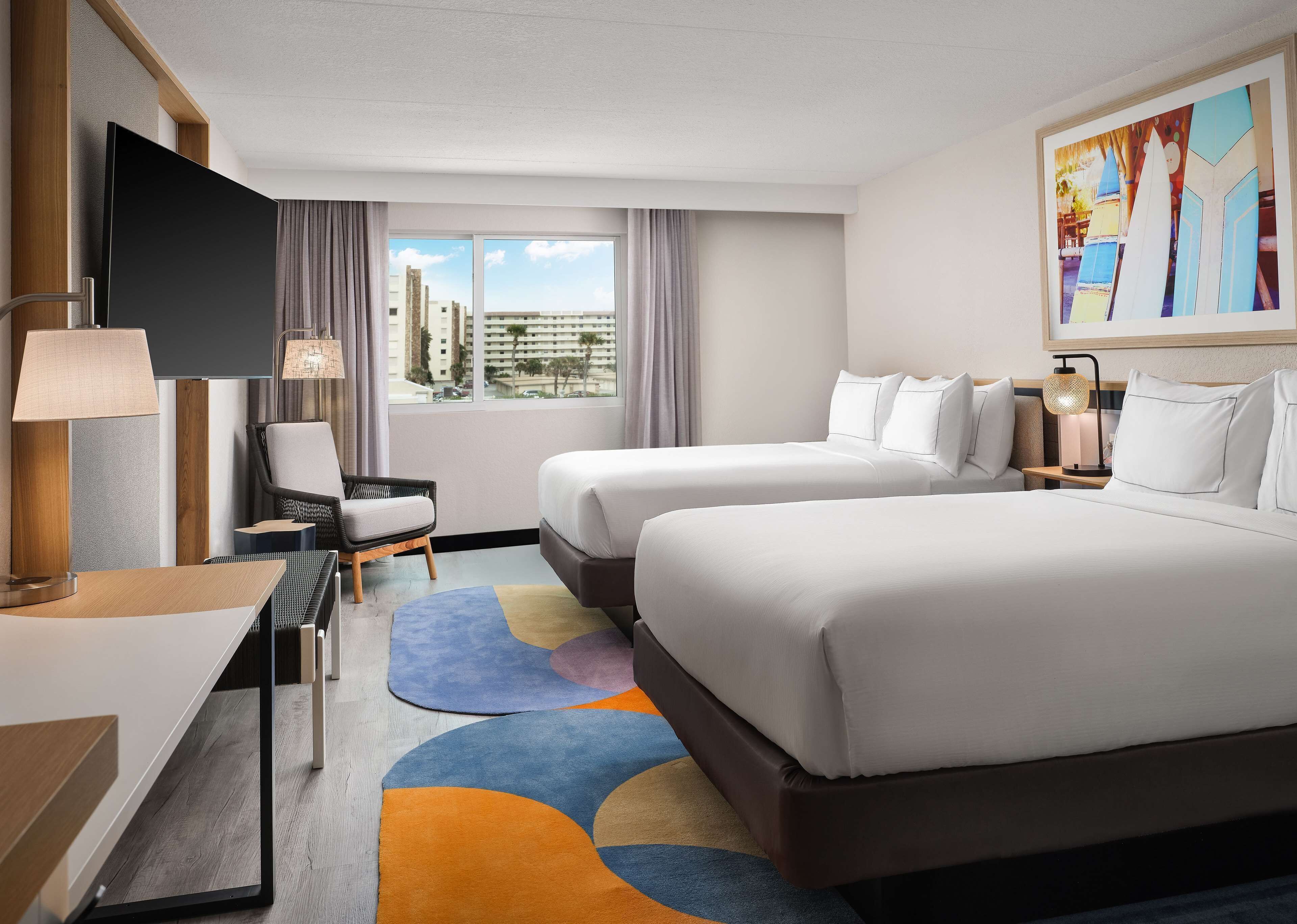 Premium bedding, in-room safe, desk, laptop workspace