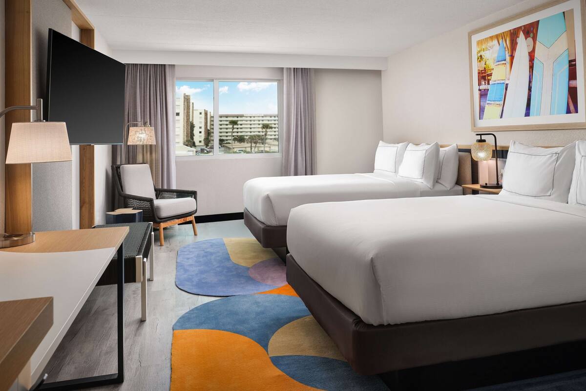 Premium bedding, in-room safe, desk, laptop workspace