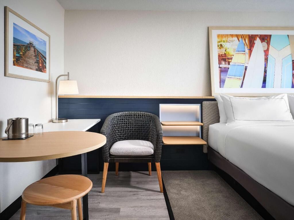 Premium bedding, in-room safe, desk, laptop workspace