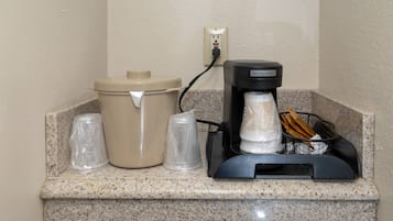 Cà phê và/hoặc dụng cụ pha