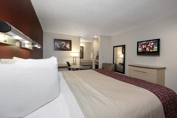 Superior Room, 1 King Bed, Non Smoking (2 Room) | Desk, laptop workspace, blackout drapes, iron/ironing board