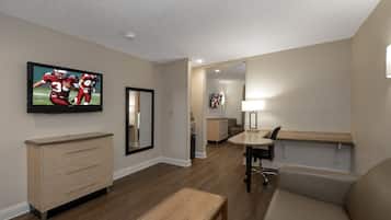 Suite, 1 Queen Bed, Non Smoking