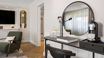 Suite, 1 King Bed, Balcony | Hypo-allergenic bedding, in-room safe, desk, laptop workspace