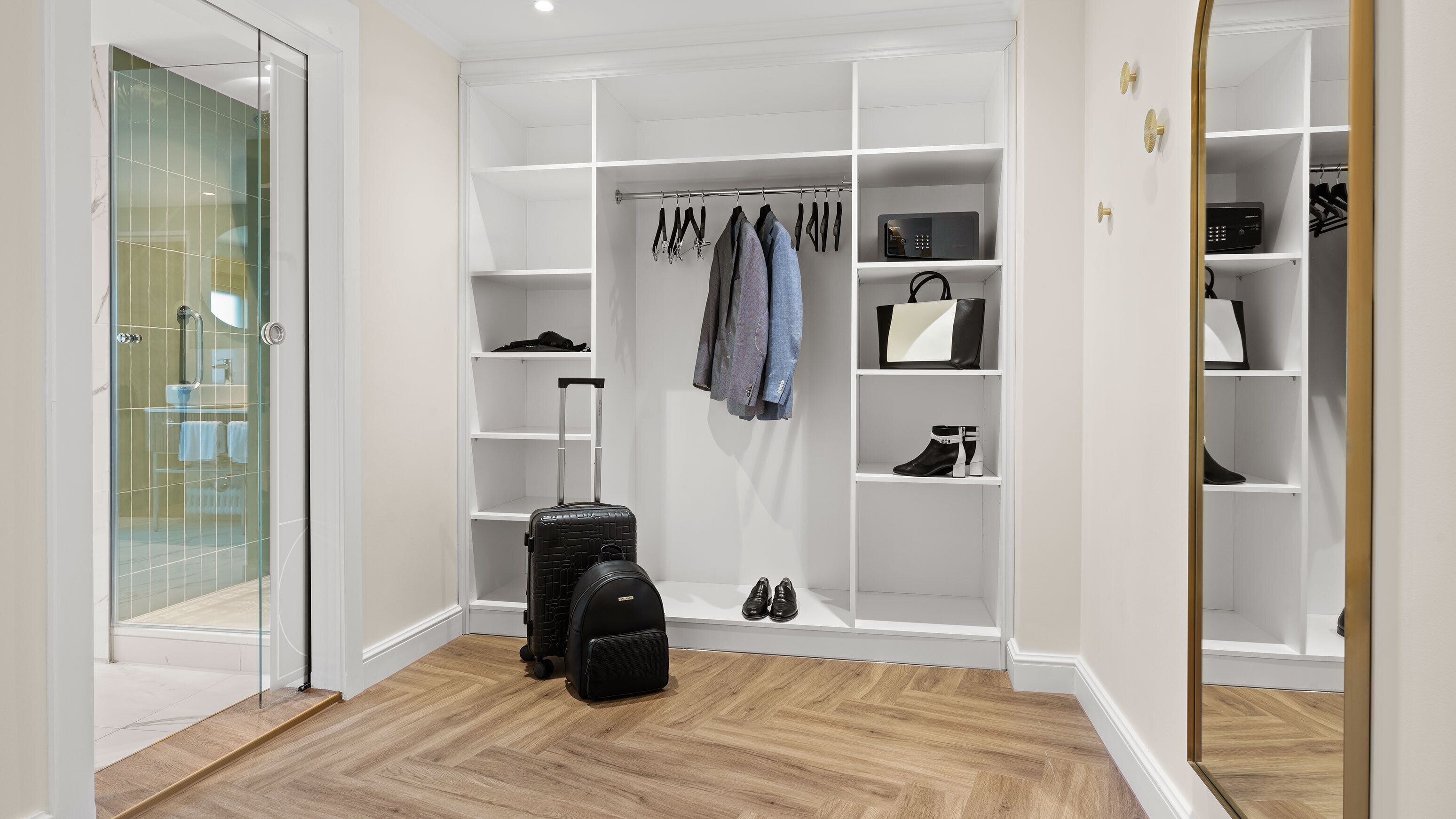 suite, 1 king bed with sofa bed (kudamm) | hypo-allergenic bedding, in-room safe, desk, laptop workspace