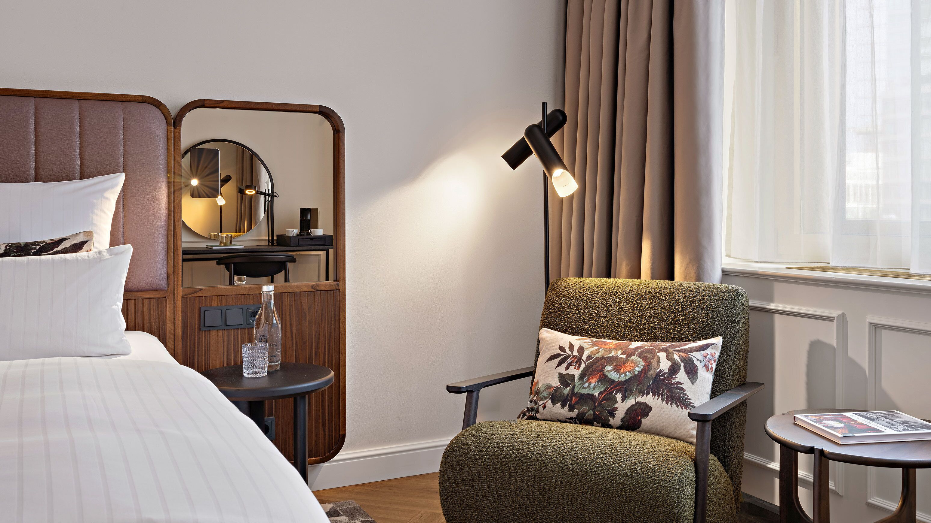 Hypo-allergenic bedding, in-room safe, desk, laptop workspace