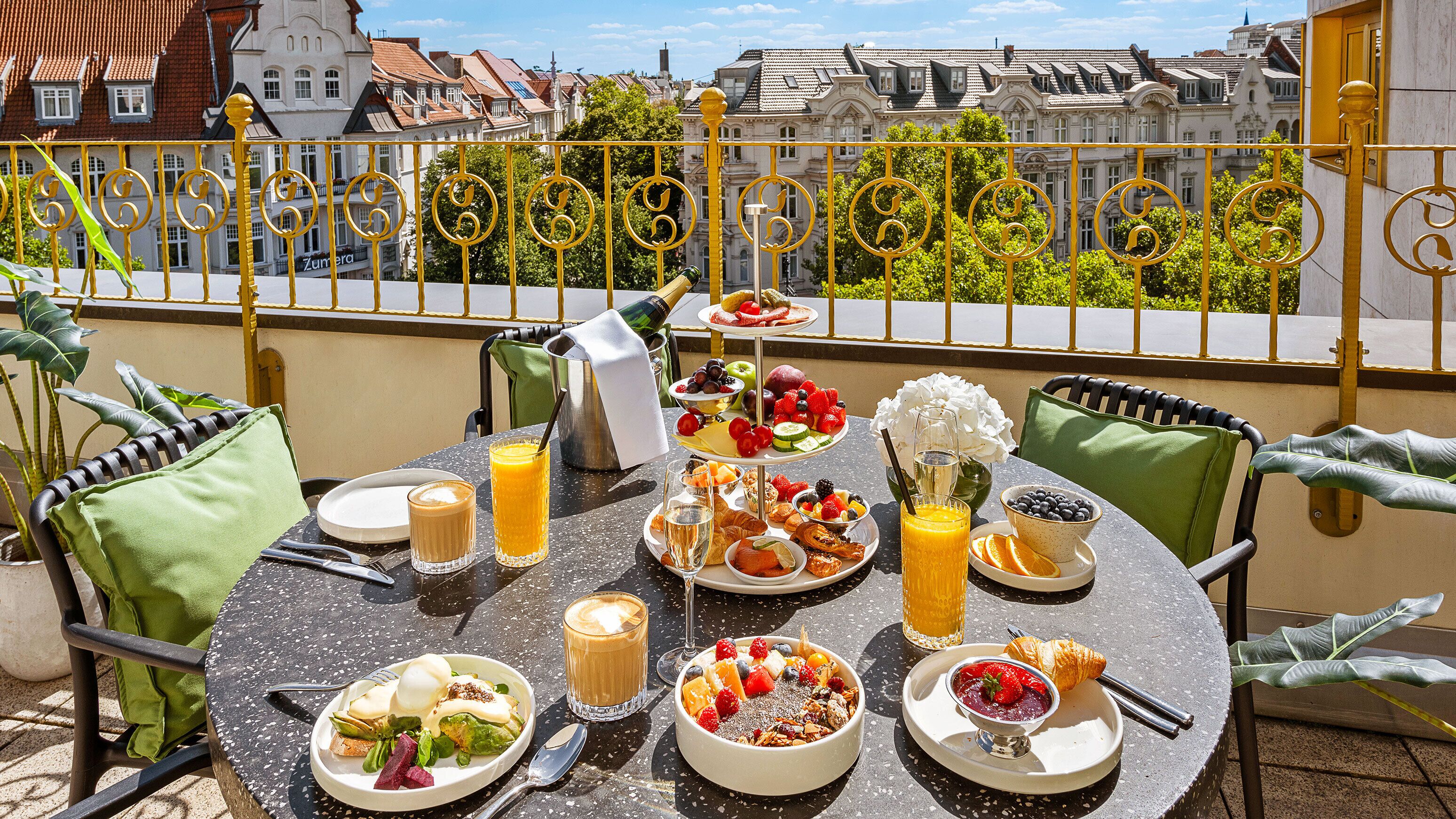 スイート キングベッド 1 台 バルコニー | テラス / パティオ