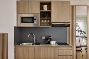 Studio, Non Smoking | Premium bedding, pillowtop beds, in-room safe, desk
