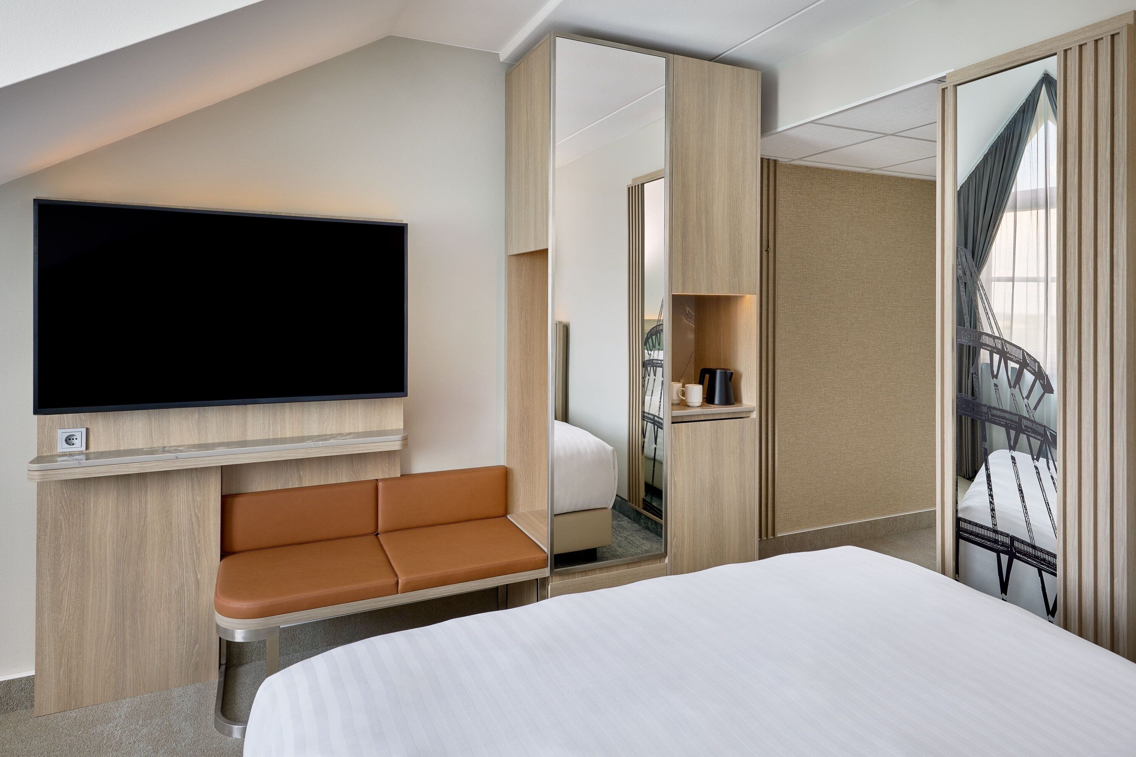 superior room, 1 double bed | 1 bedroom, premium bedding, pillow-top beds, in-room safe