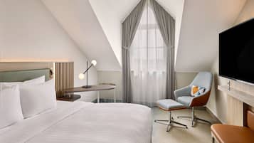 スーペリア ルーム ダブルベッド 1 台 | 高級寝具、ピロートップベッド、セーフティボックス (室内)、デスク