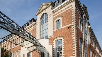 Vista frontal de la propiedad