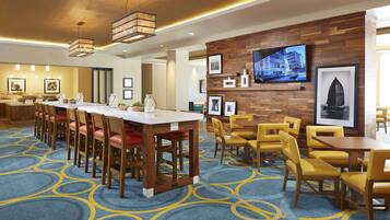 Desayuno para llevar gratuito y diario