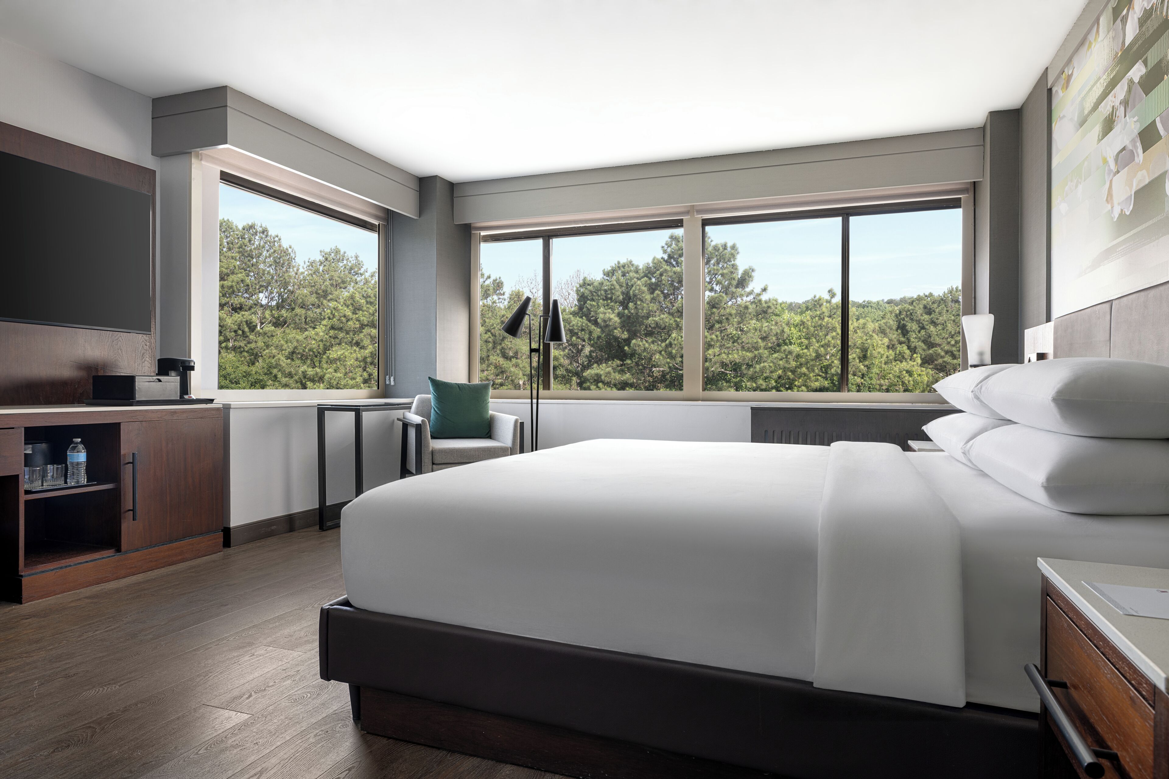 Concierge Room, Kamer, 1 kingsize bed | Luxe beddengoed, een kluis op de kamer, een bureau, een laptopwerkplek