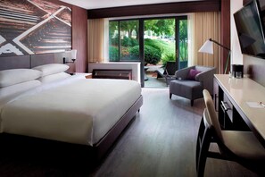 Room, 1 King Bed | Premium bedding, in-room safe, desk, laptop workspace