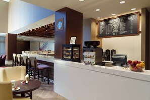 Colazione completa, servita tutte le mattine (18 USD a persona) 