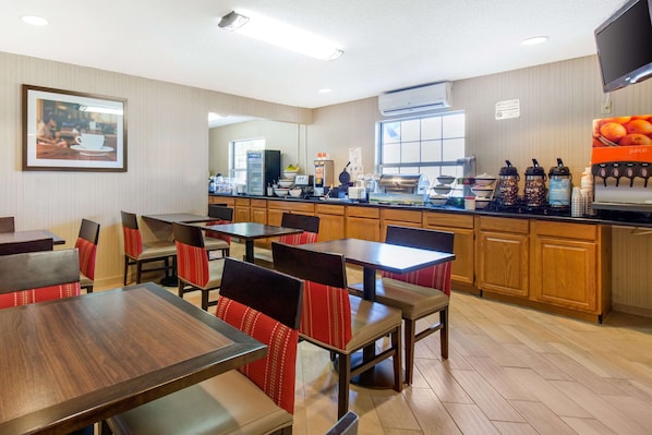 Free daily continental breakfast