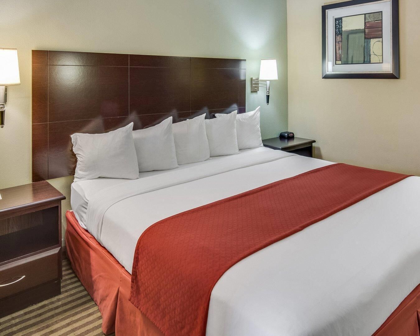 Chambre Standard, 1 grand lit, non-fumeur | Fer et planche à repasser, accès au Wi-Fi (inclus), literie fournie