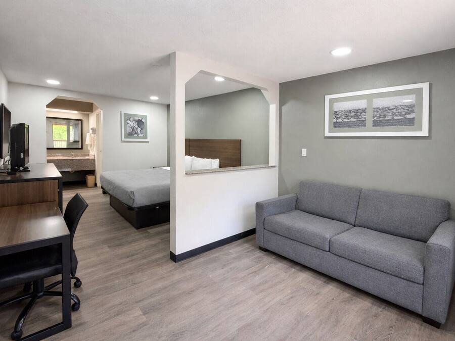 Iron/ironing board, free WiFi, bed sheets, alarm clocks