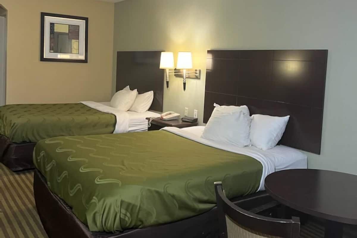Room, 2 Katil Ratu (Queen), Non Smoking | Seterika/papan seterika, Wi-fi percuma, cadar katil, jam penggera