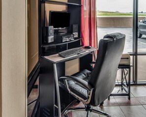 Business center - Quality Inn Mt. Pleasant (Mount Pleasant)