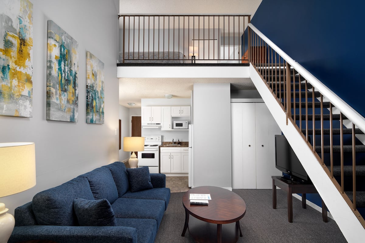 Family Suite | 1 bedroom, in-room safe, desk, laptop workspace