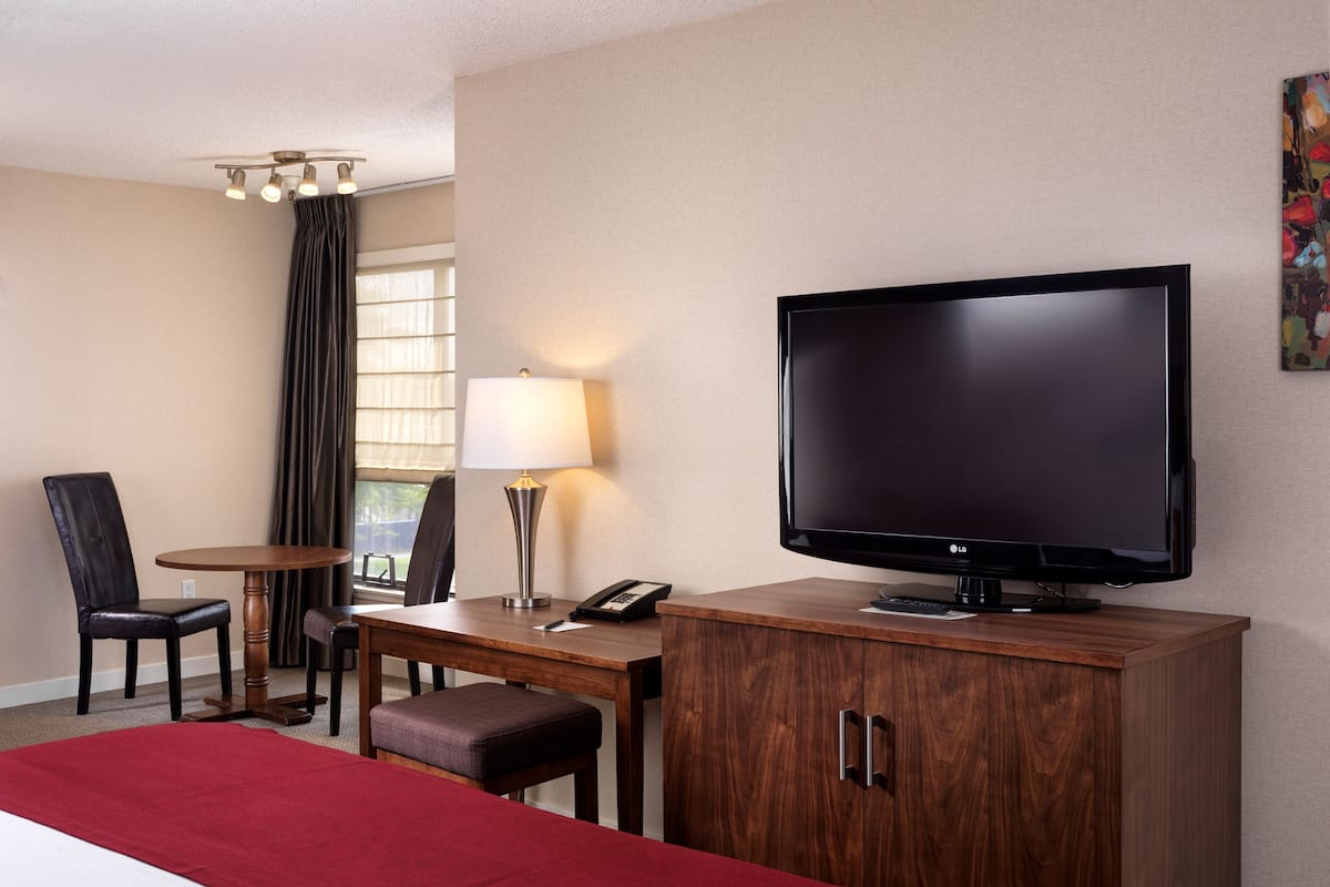 1 bedroom, in-room safe, desk, laptop workspace