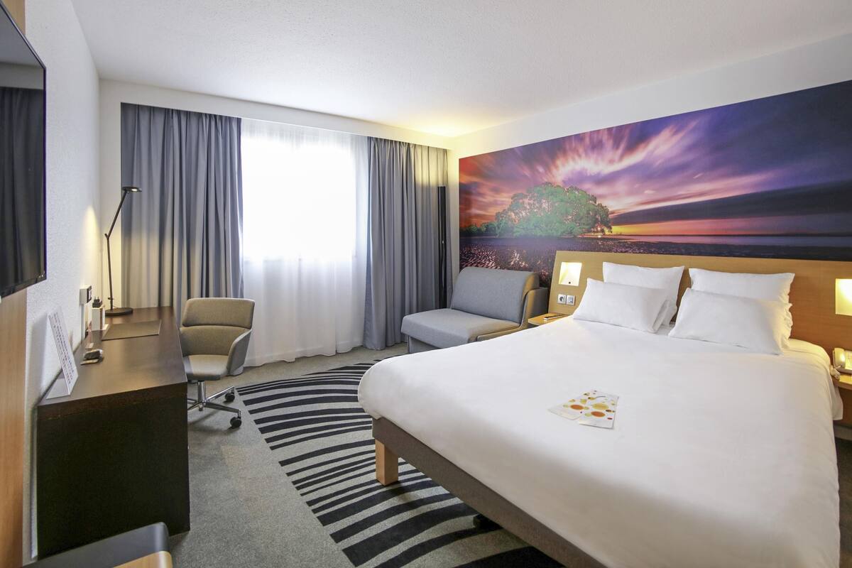 Classic Room, Multiple Beds (1 Double bed and 1 Single bed) | In-room safe, desk, laptop workspace, blackout curtains