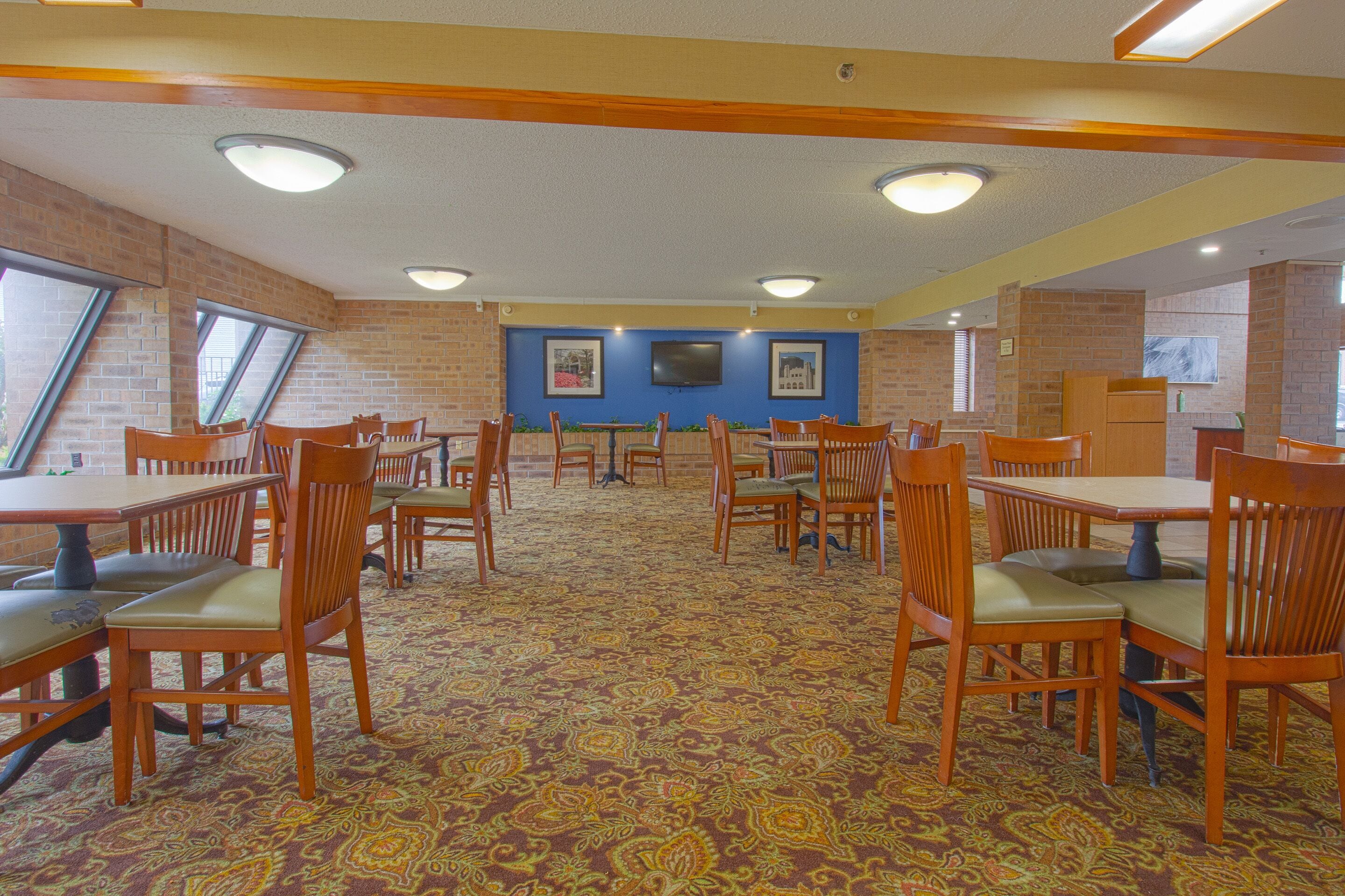 Photo - Tulsa Square Hotel Central, I-44 By OYO