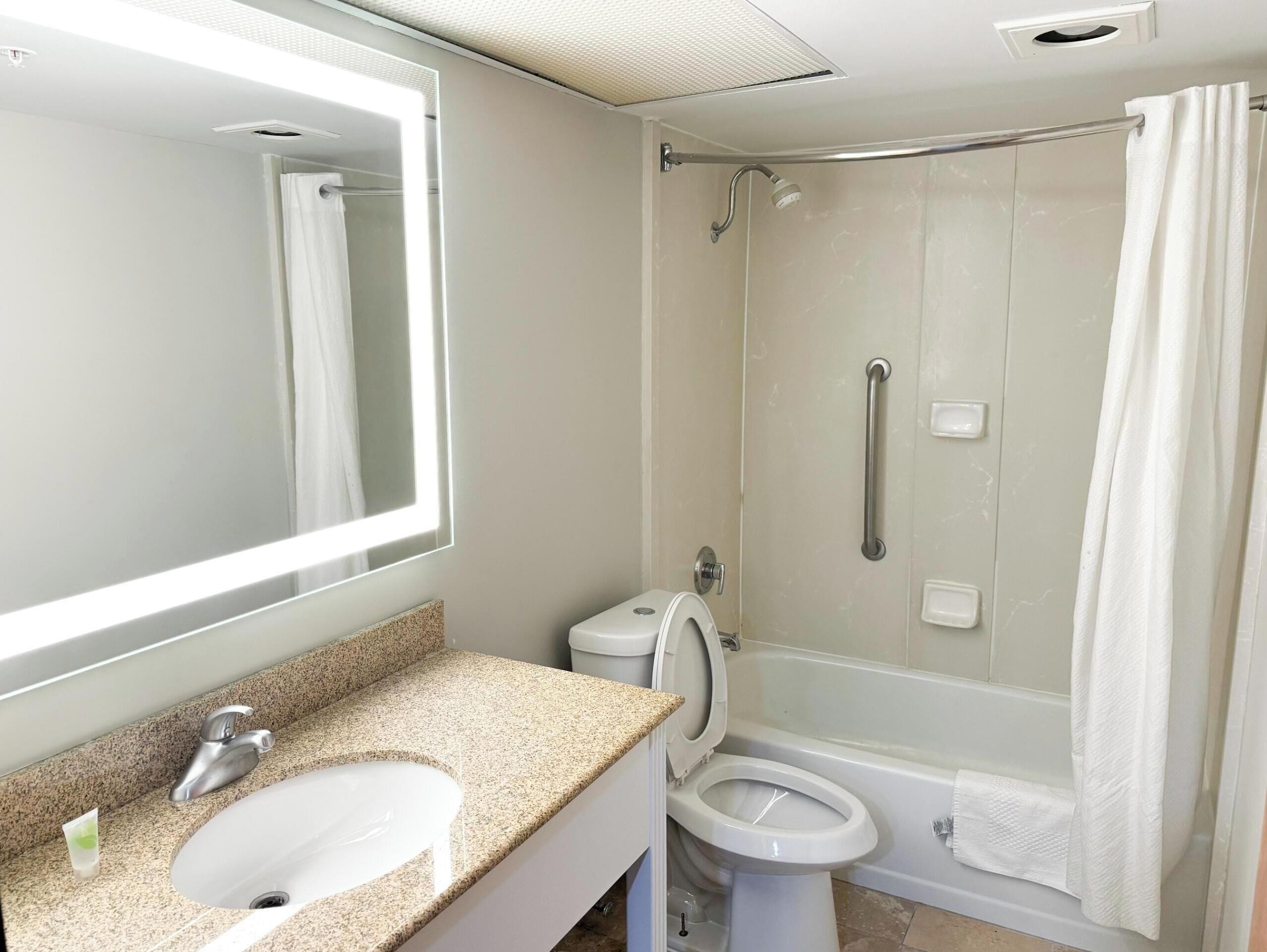 Foto - Tulsa Square Hotel Central, I-44 By OYO