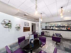 Bar (on property) - Novotel Southampton (Southampton)